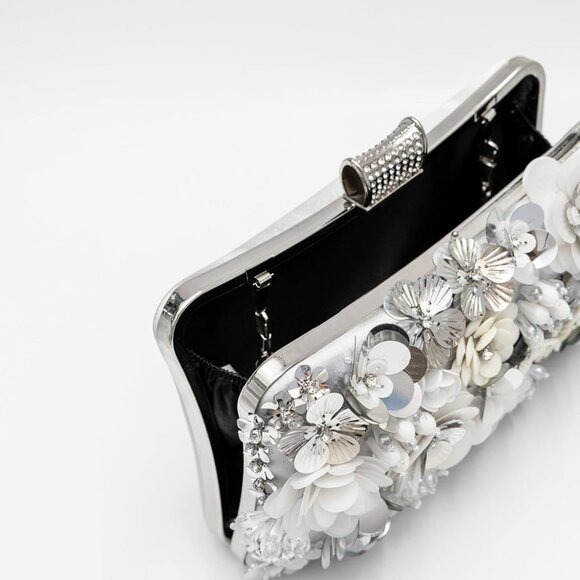 Elegant Floral Beaded Evening Bag - 3D Design Clutch for Weddings & Parties - Picture 6 of 7